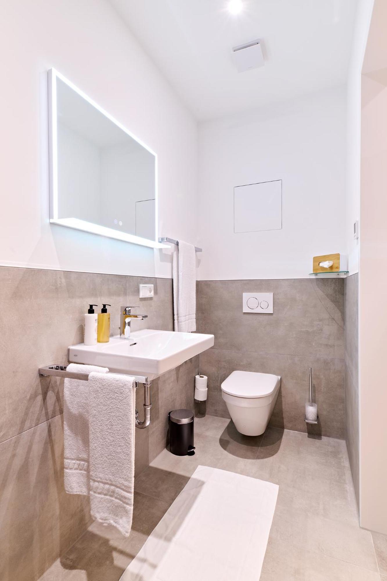 Xzllenz Traum Studio-Apartment, Frei-Parken, U-Bahn, Kueche Nuremberg Bagian luar foto