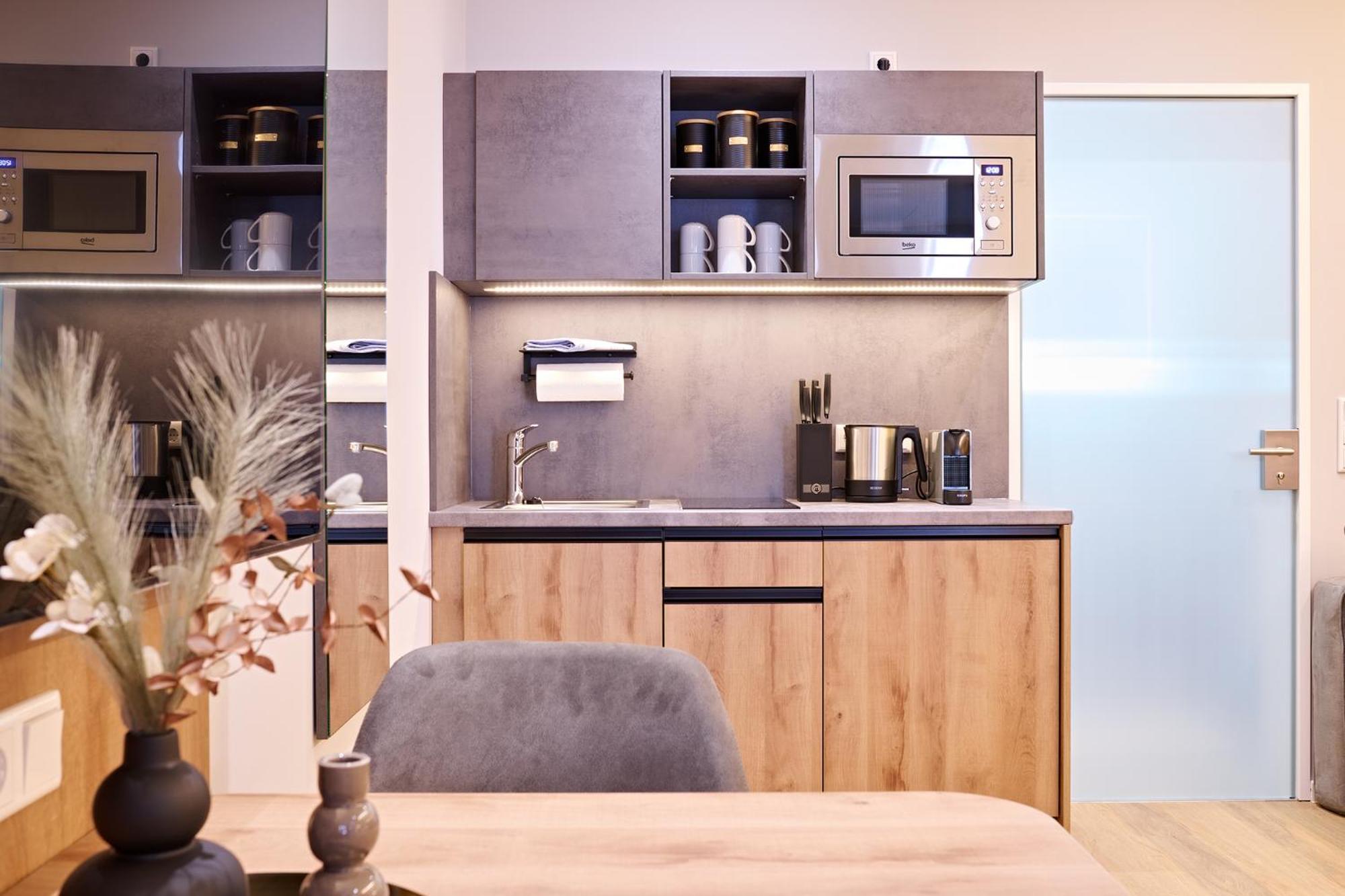Xzllenz Traum Studio-Apartment, Frei-Parken, U-Bahn, Kueche Nuremberg Bagian luar foto
