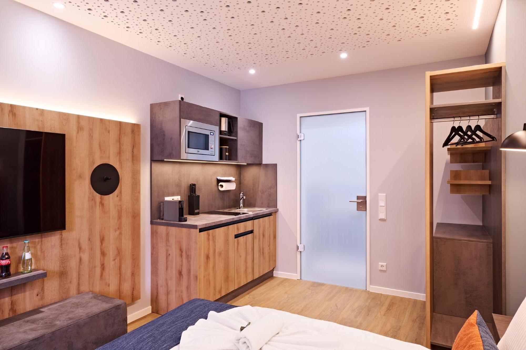 Xzllenz Traum Studio-Apartment, Frei-Parken, U-Bahn, Kueche Nuremberg Bagian luar foto