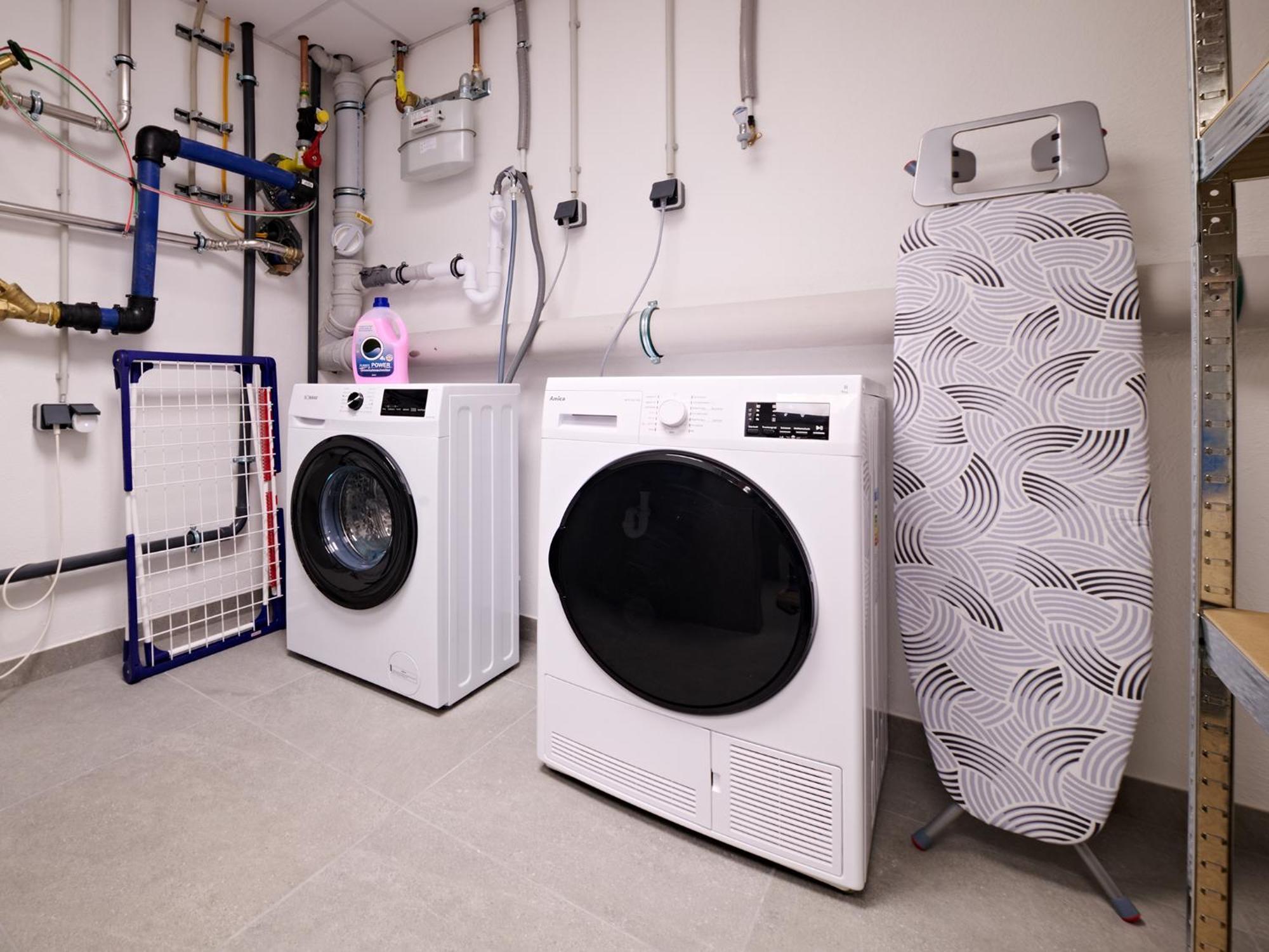 Xzllenz Traum Studio-Apartment, Frei-Parken, U-Bahn, Kueche Nuremberg Bagian luar foto